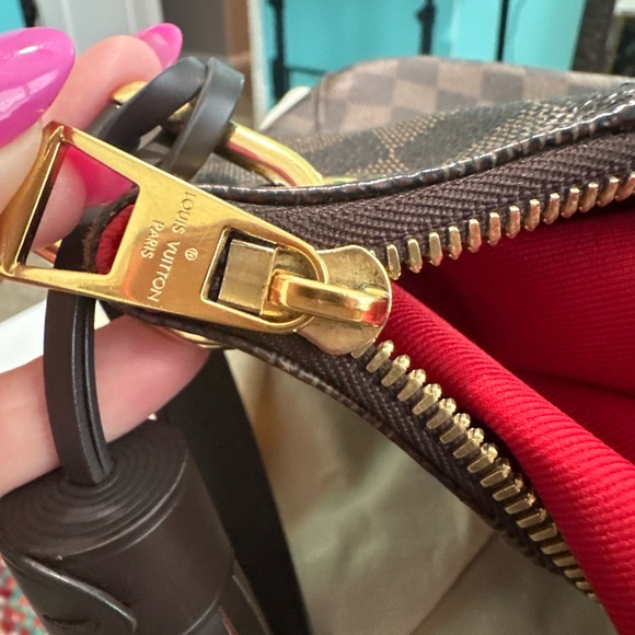 SOLD ❌❌❌Louis Vuitton Damier Ebene South Bank Besace - Picture 9 of 9